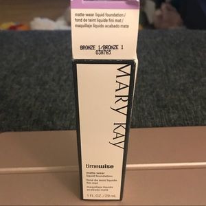 Mary Kay Time Wise Matte Foundation - Bronze 1